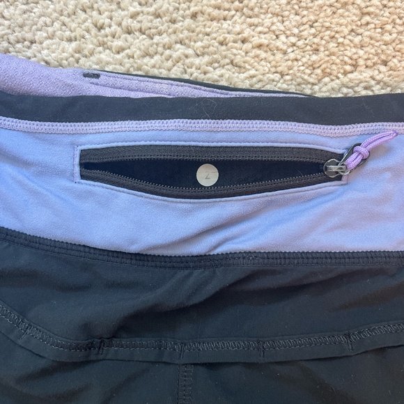 lululemon shorts size 2!! - Picture 3 of 4